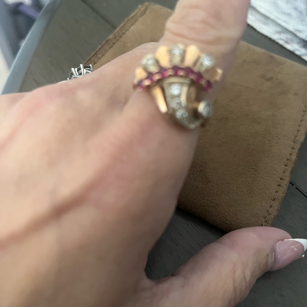 Elegant Gold and Pink Women's Ring
